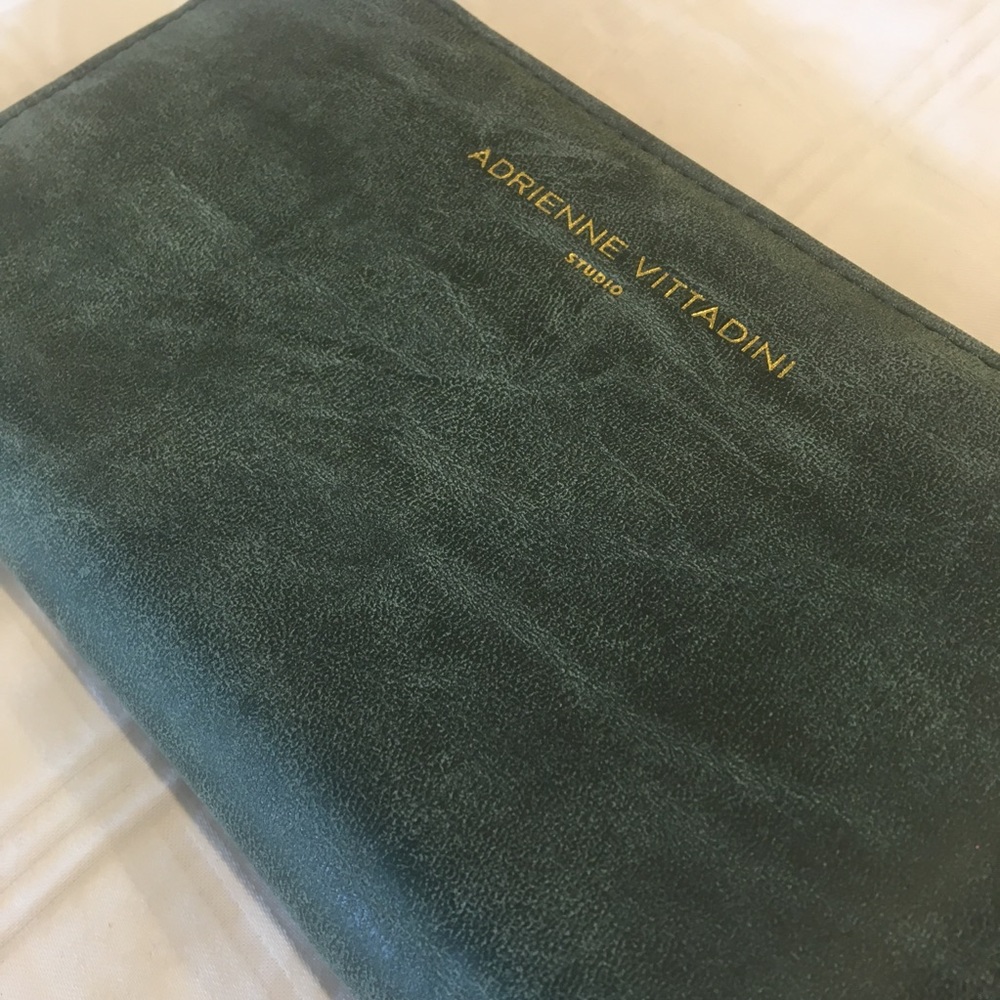 Green Textured Wallet - Picture 2 of 5
